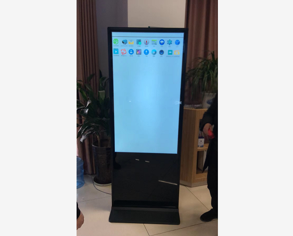 迅博明55寸立式查詢機應(yīng)用于浙江紹興某政務(wù)中心
